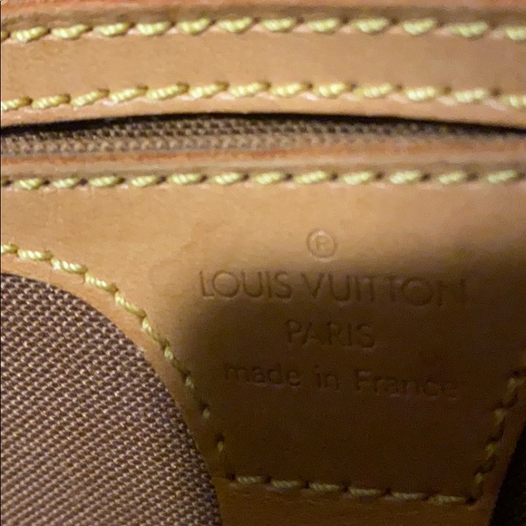 Authentic Eclipse PM Monogram Louis Vuitton - Picture 6 of 15